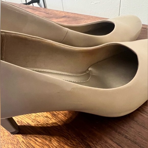 Comfort Plus by Predictions Nude Heels Size 9.5 - Picture 5 of 9